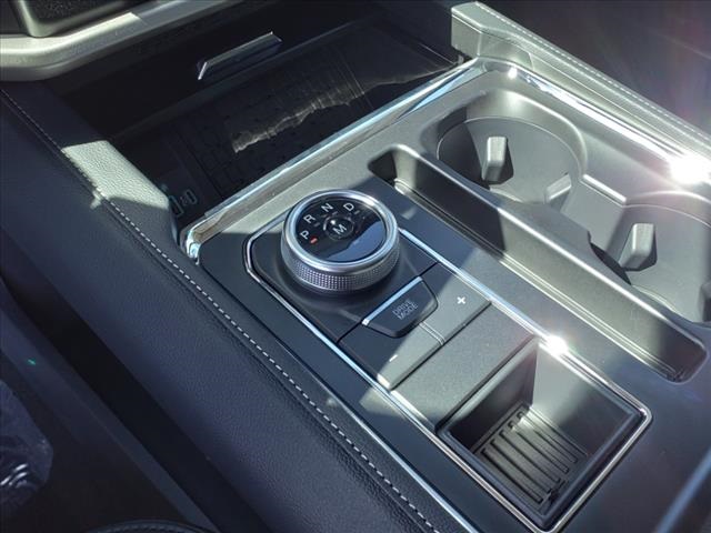 Vehicle image 12 of 15