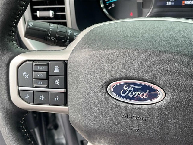 Vehicle image 27 of 35