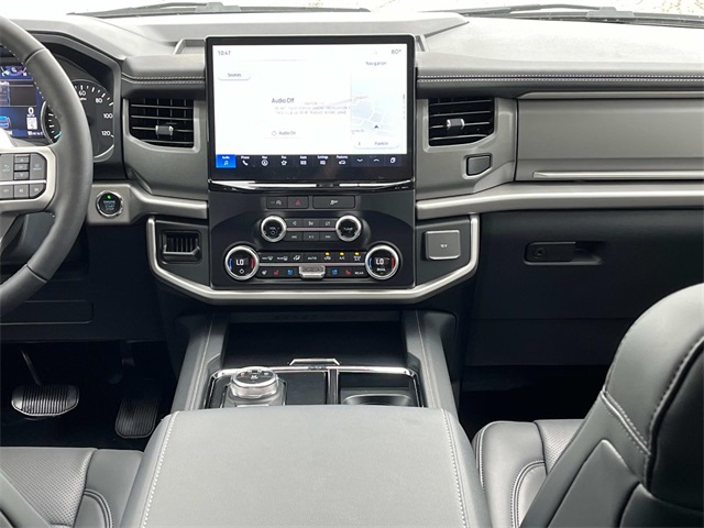 Vehicle image 18 of 35