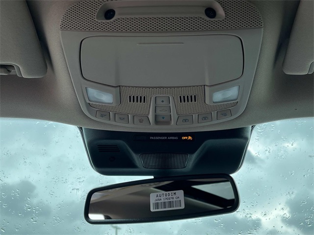 Vehicle image 31 of 35