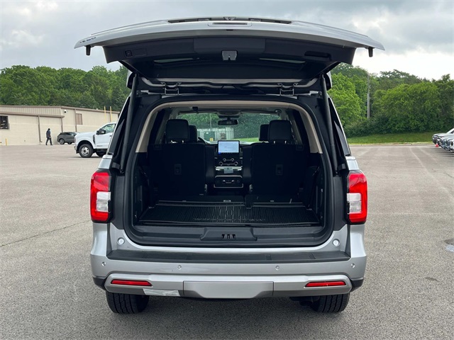 Vehicle image 12 of 35