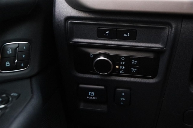 2024 Ford Expedition XLT Image 27 of 32