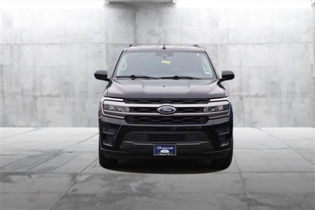 2024 Ford Expedition XLT Image 2 of 32