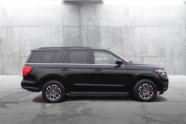 2024 Ford Expedition XLT Image 4 of 32