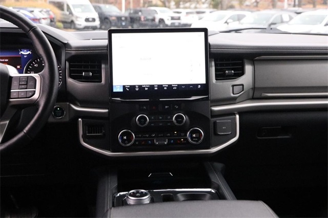 2024 Ford Expedition XLT Image 16 of 32