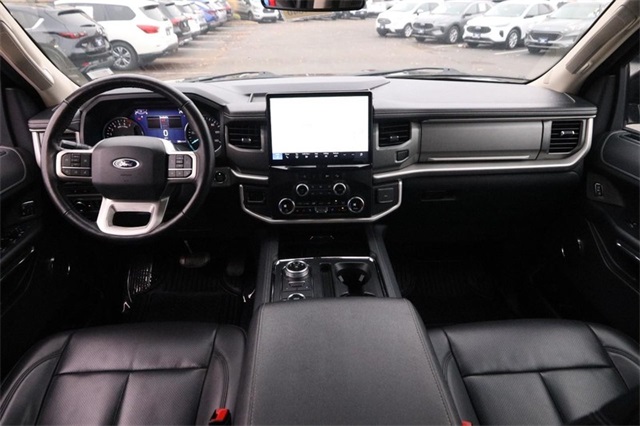 2024 Ford Expedition XLT Image 13 of 32