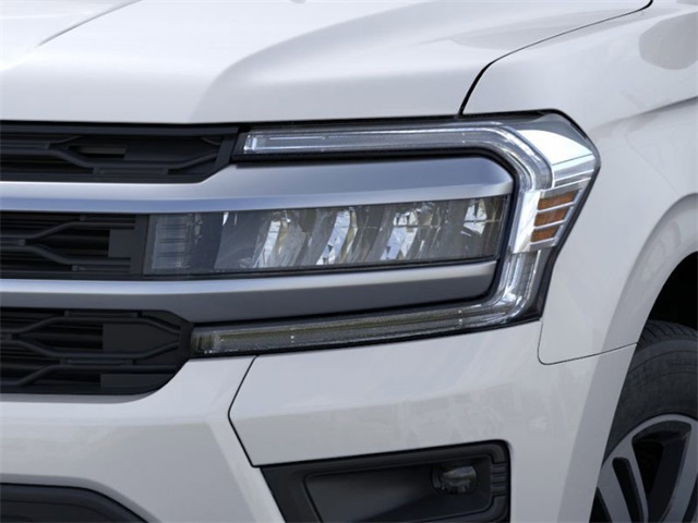 Vehicle image 18 of 23