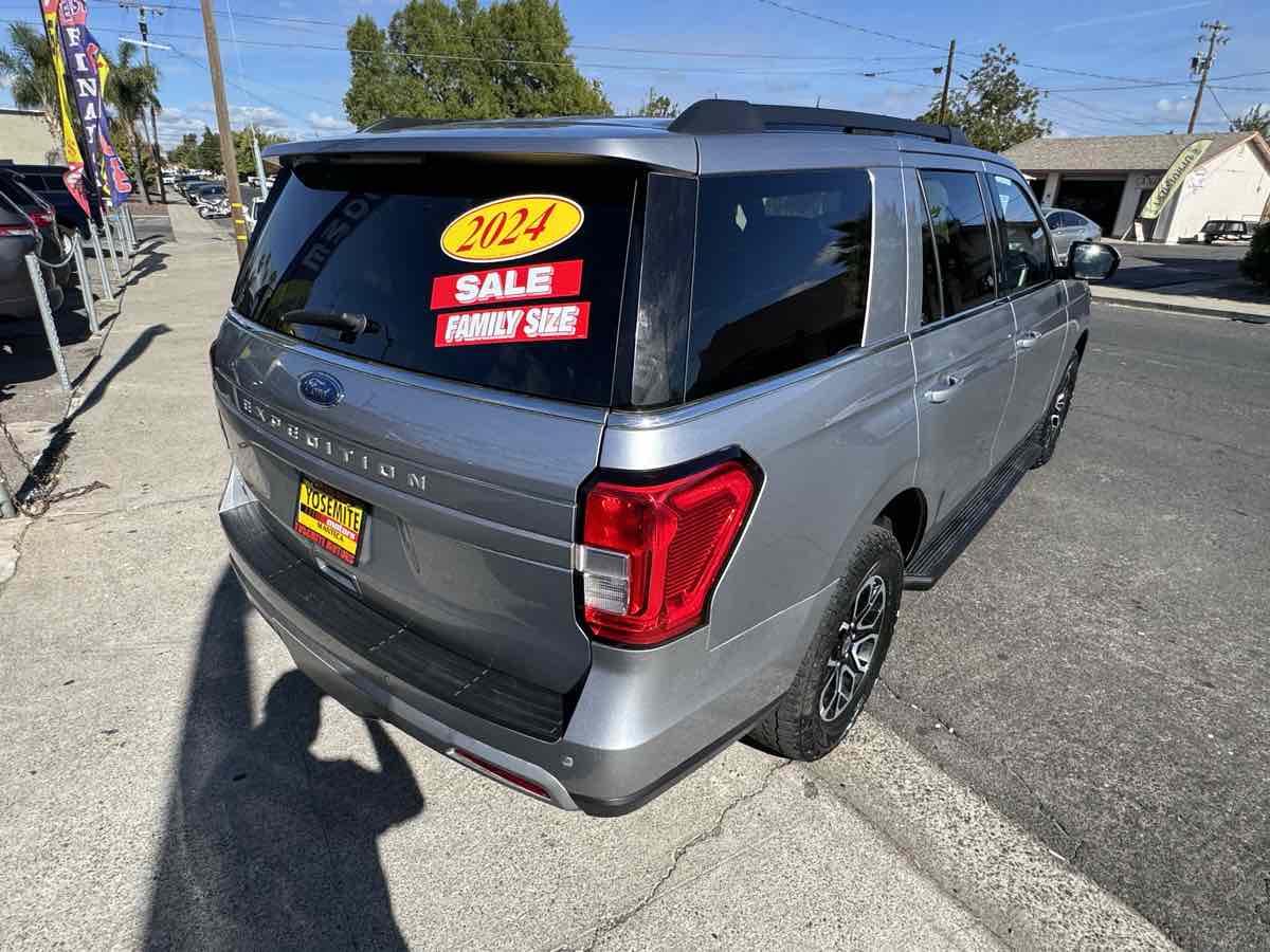 2024 Ford Expedition XLT Image 5 of 20