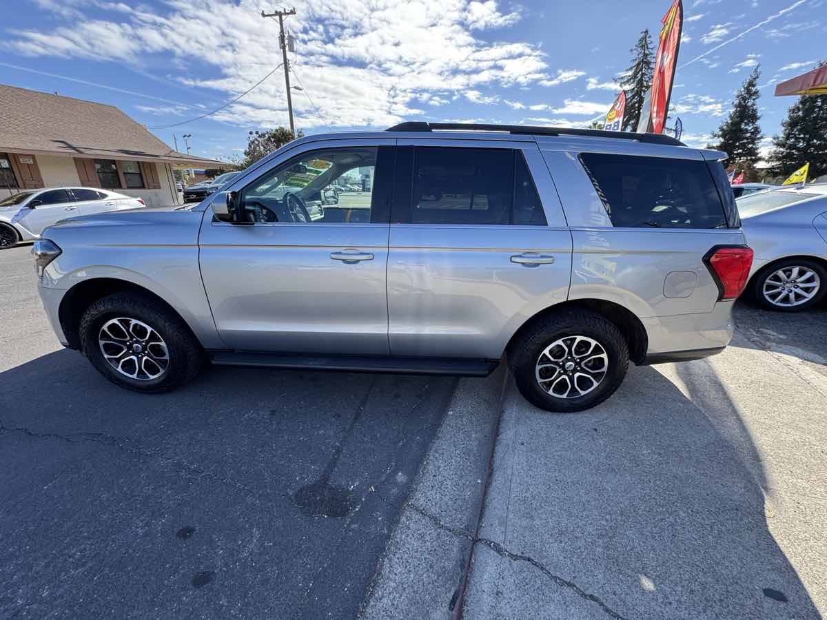 2024 Ford Expedition XLT Image 8 of 20