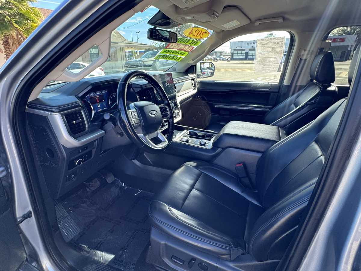 2024 Ford Expedition XLT Image 13 of 20