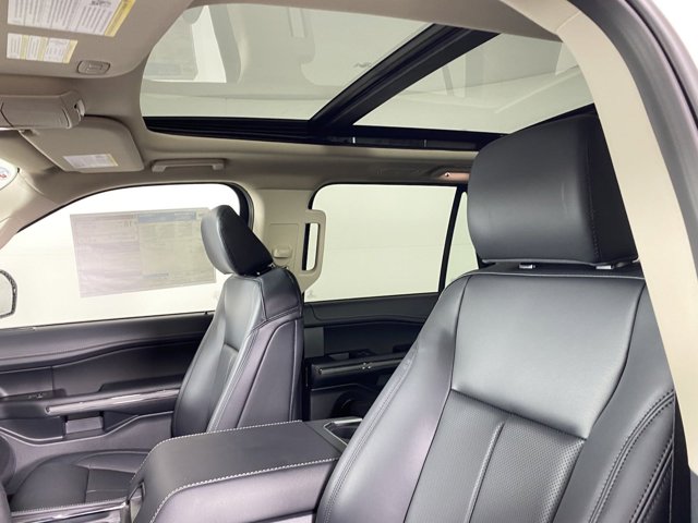 Vehicle image 19 of 20