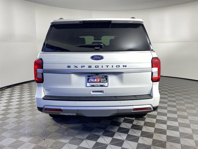 Vehicle image 4 of 20