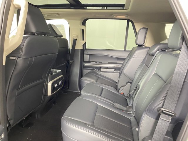 Vehicle image 14 of 20