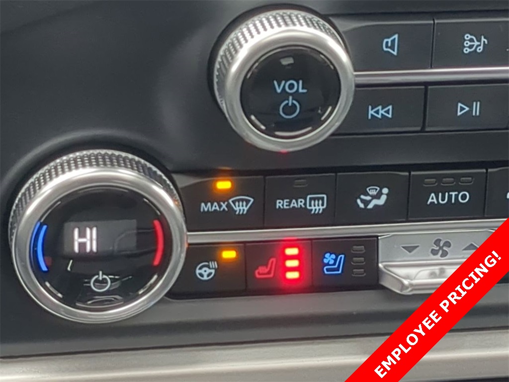 Vehicle image 22 of 38