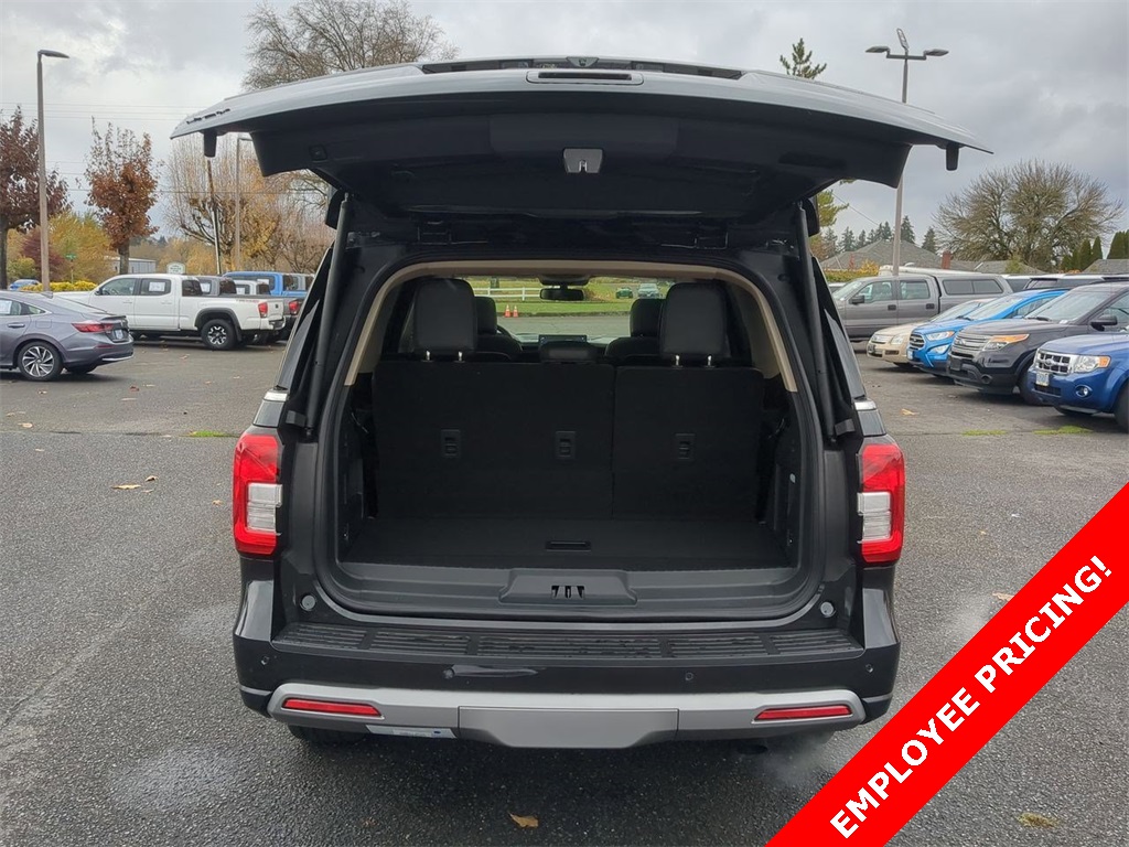 Vehicle image 27 of 38