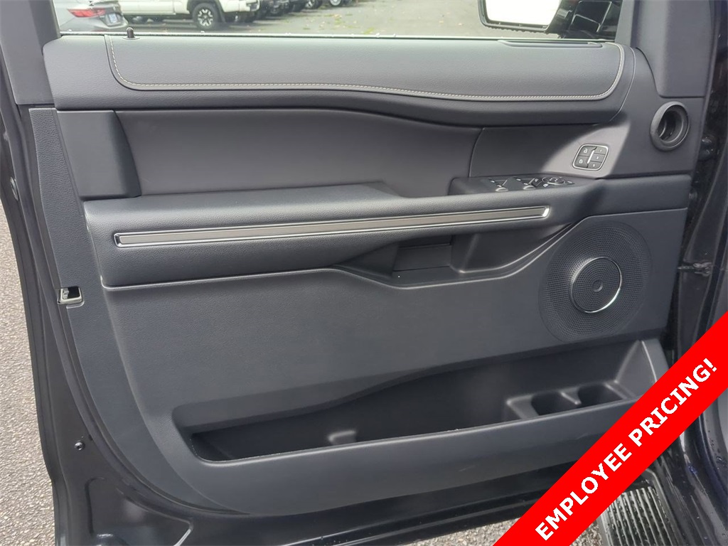 Vehicle image 9 of 38