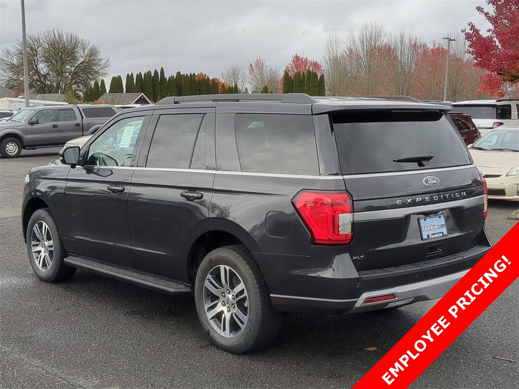 Vehicle image 8 of 38