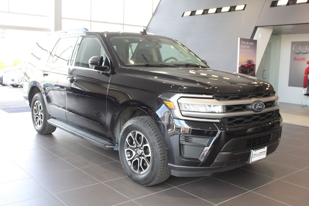 2024 Ford Expedition XLT Image 3 of 33