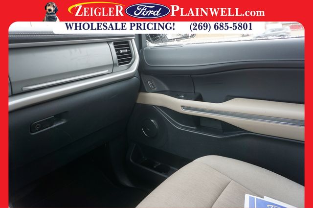 2024 Ford Expedition XLT Image 15 of 32
