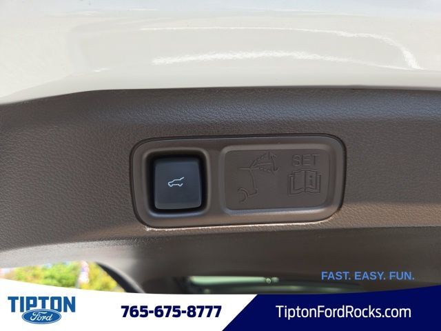 Vehicle image 19 of 47