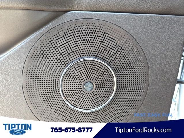 Vehicle image 43 of 47