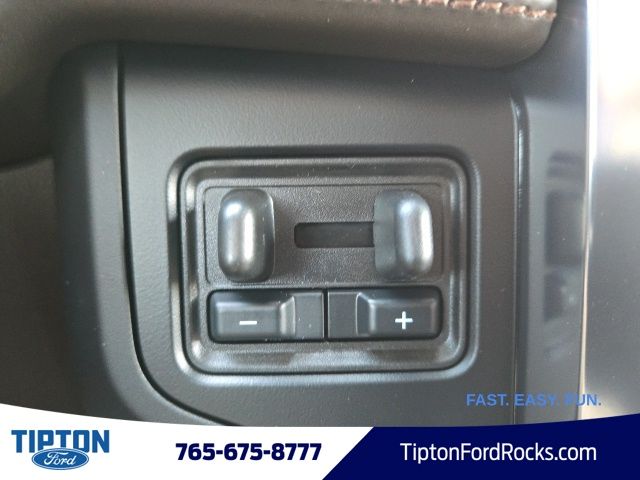 Vehicle image 37 of 47