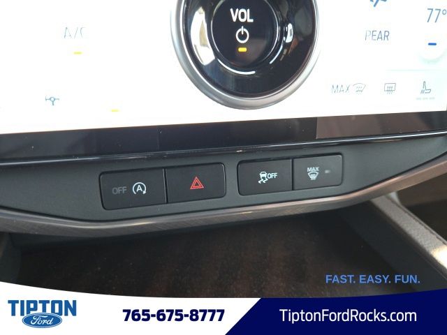 Vehicle image 21 of 47