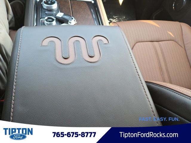 Vehicle image 25 of 47