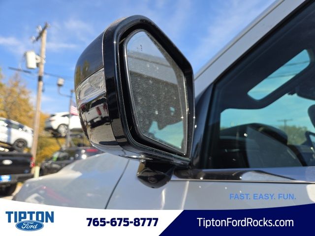 Vehicle image 40 of 47