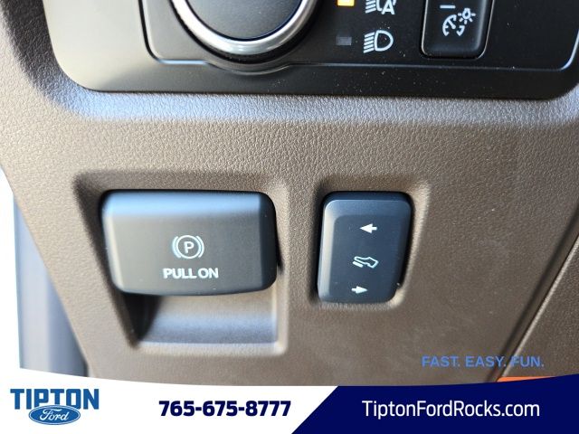 Vehicle image 35 of 47