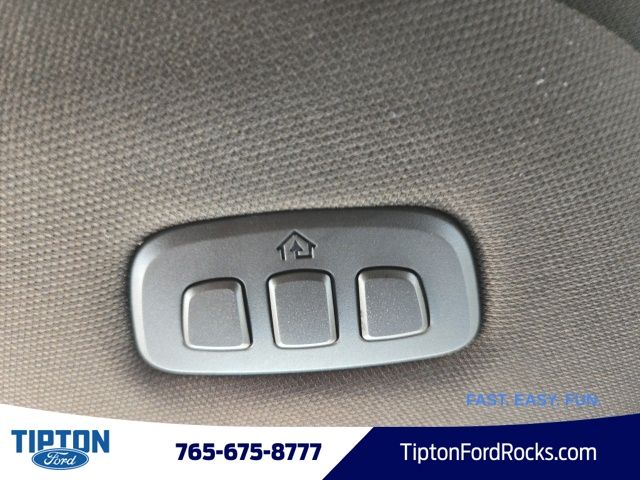 Vehicle image 36 of 47