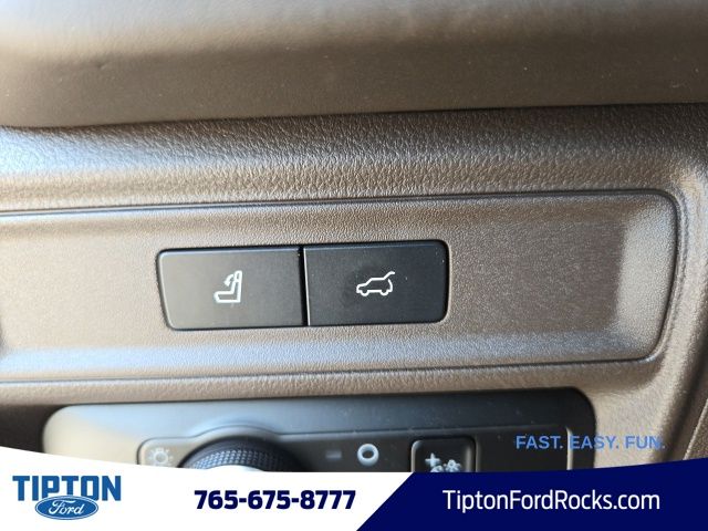 Vehicle image 34 of 47