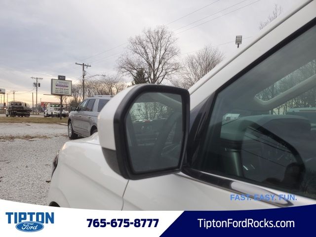 Vehicle image 41 of 42