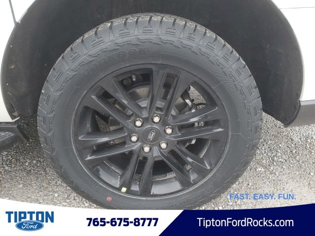 Vehicle image 10 of 42
