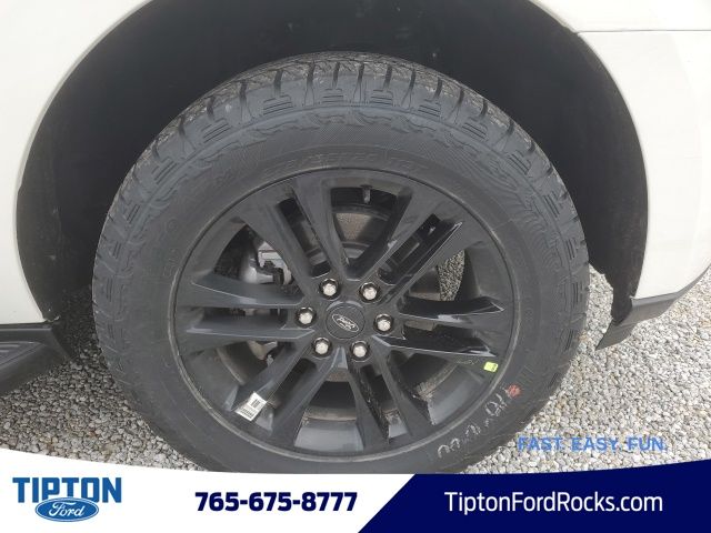 Vehicle image 9 of 42