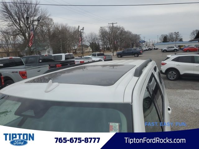 Vehicle image 36 of 42