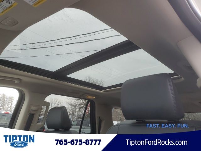 Vehicle image 29 of 42