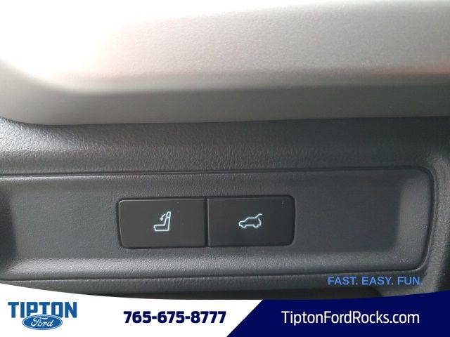Vehicle image 26 of 42