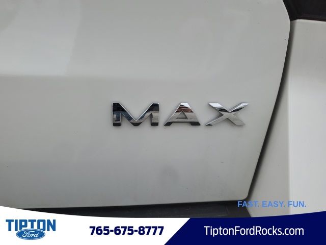 Vehicle image 33 of 42