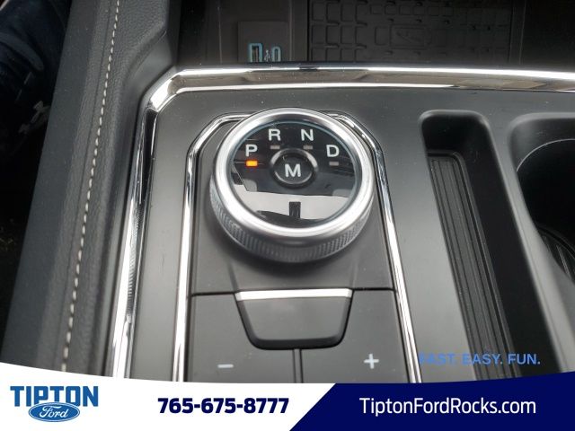 Vehicle image 27 of 42