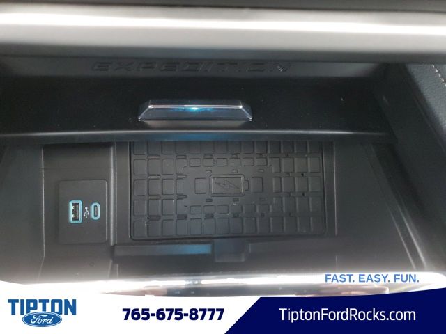Vehicle image 17 of 42