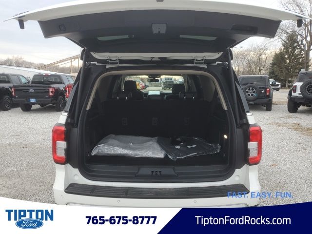 Vehicle image 28 of 42