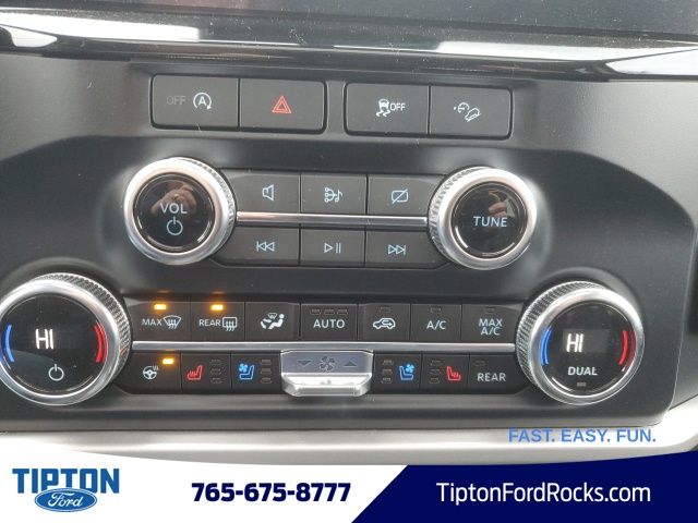 Vehicle image 21 of 42