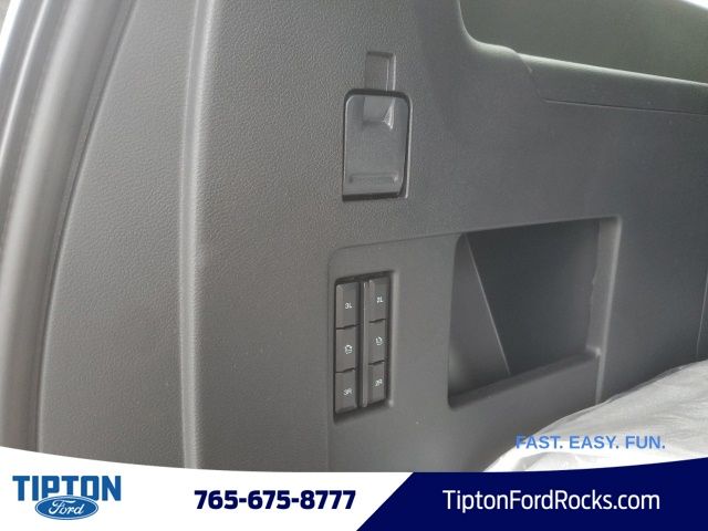 Vehicle image 22 of 42