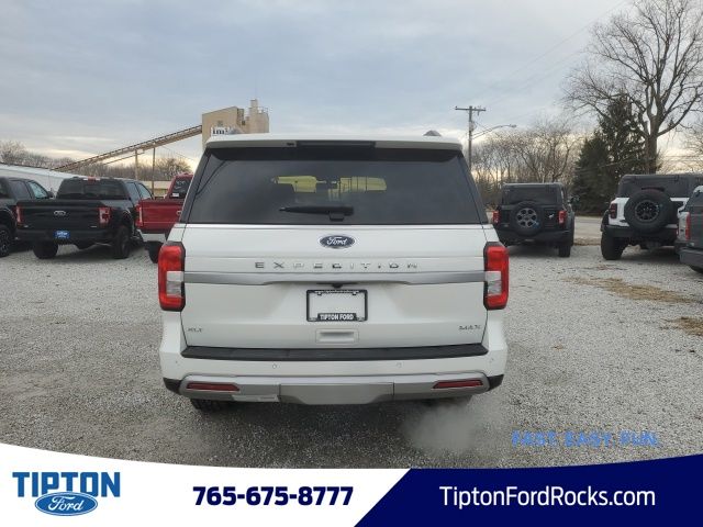 Vehicle image 5 of 42