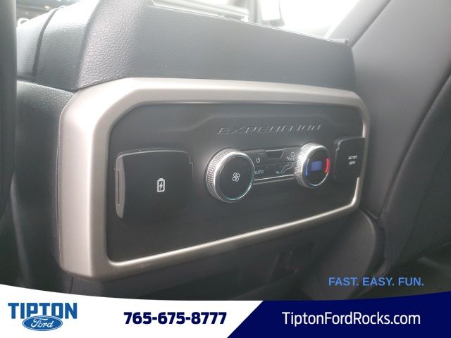 Vehicle image 18 of 42