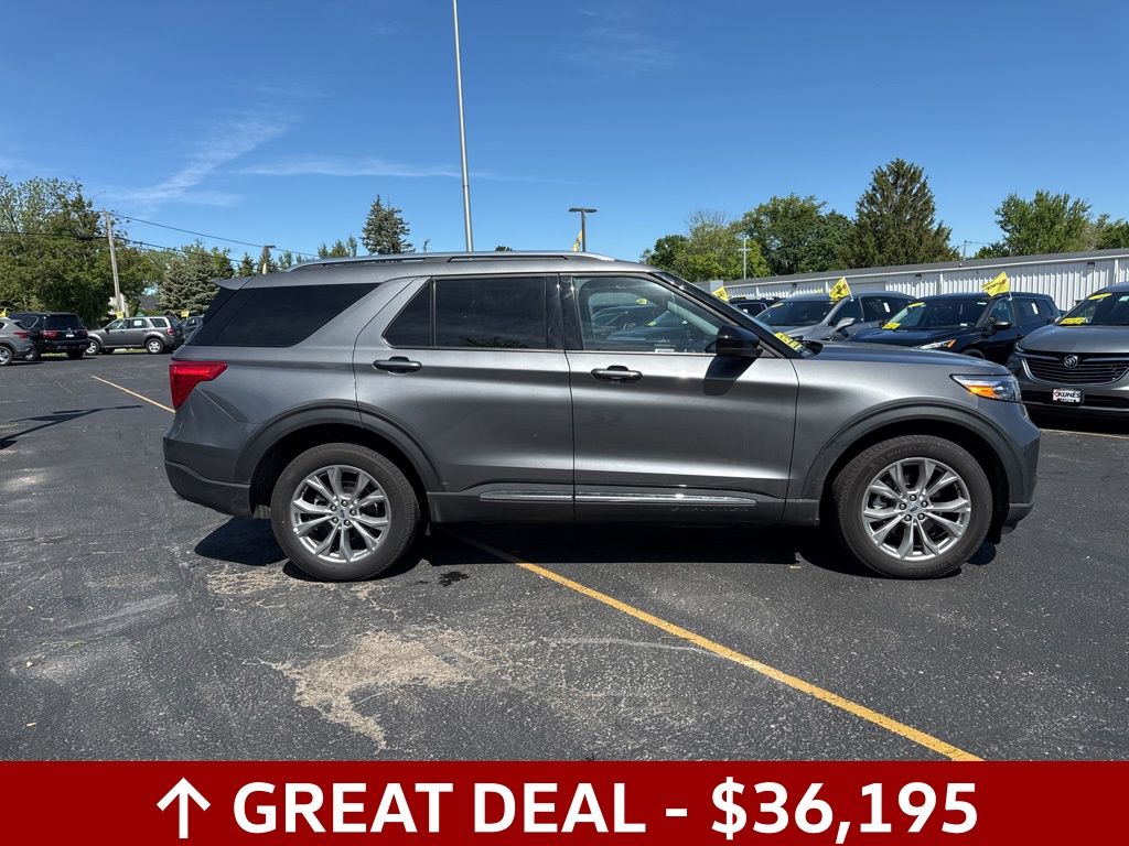 Vehicle image 4 of 49