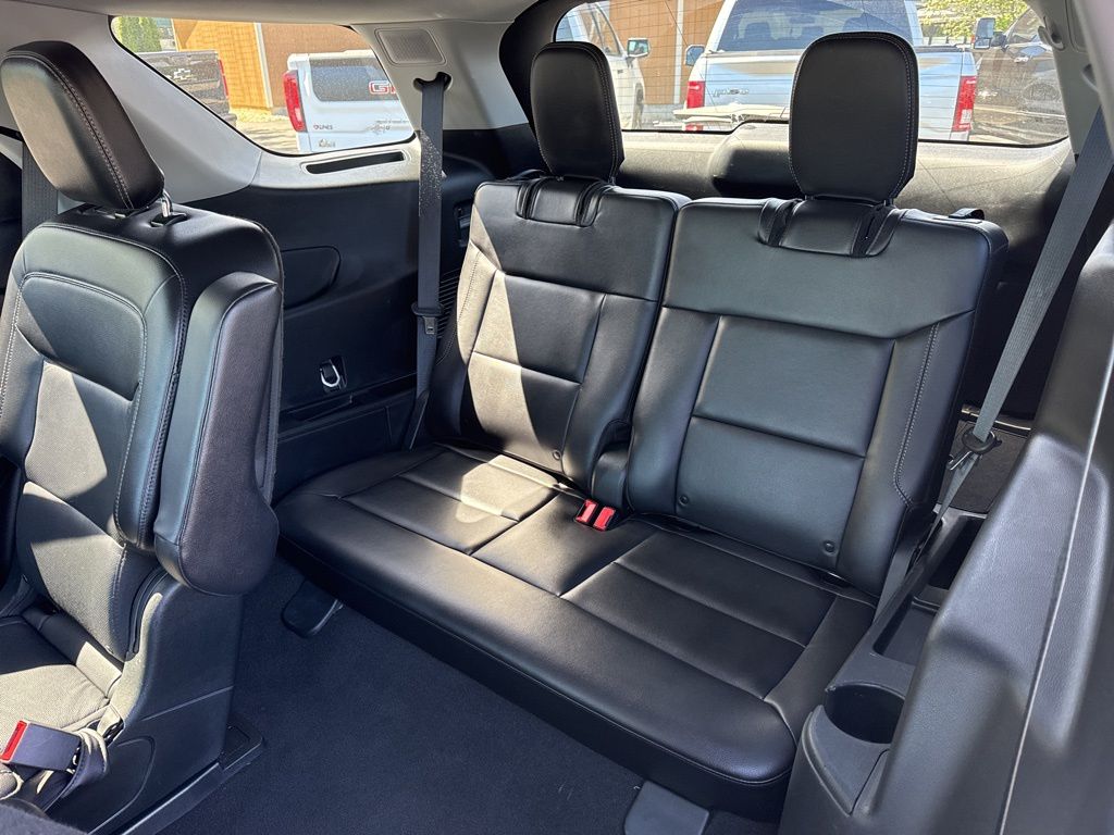 Vehicle image 13 of 49