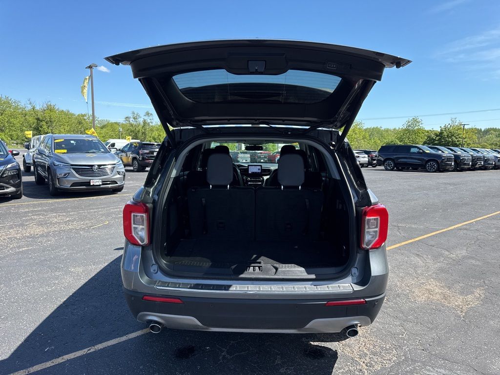 Vehicle image 11 of 49