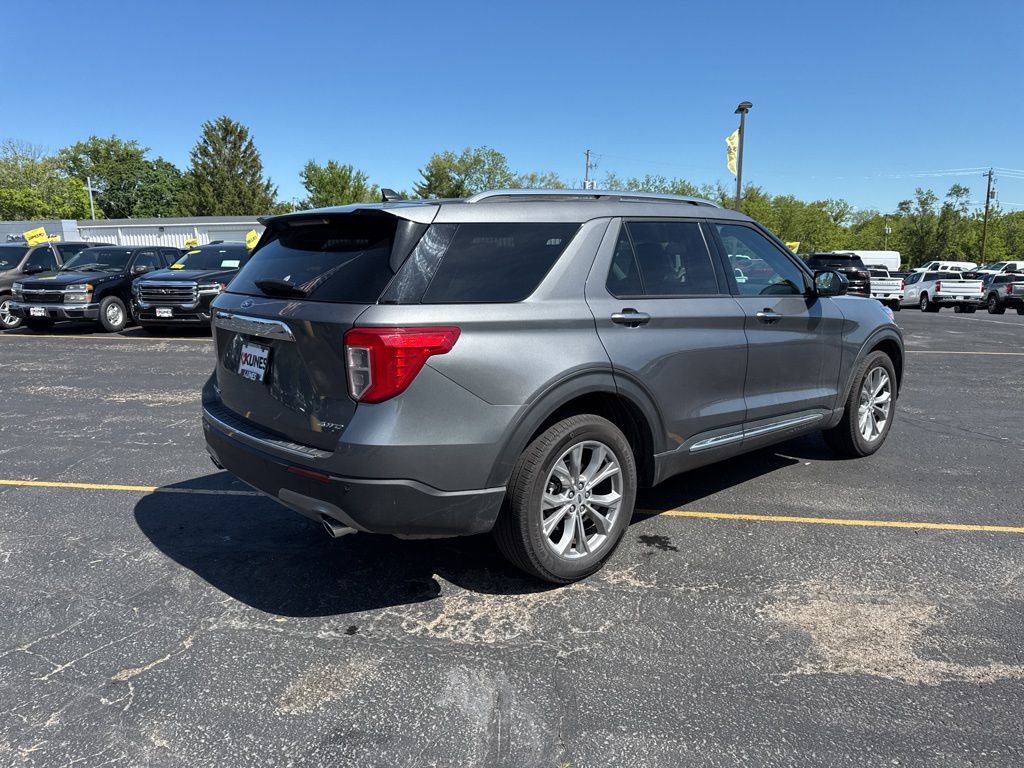 Vehicle image 5 of 49